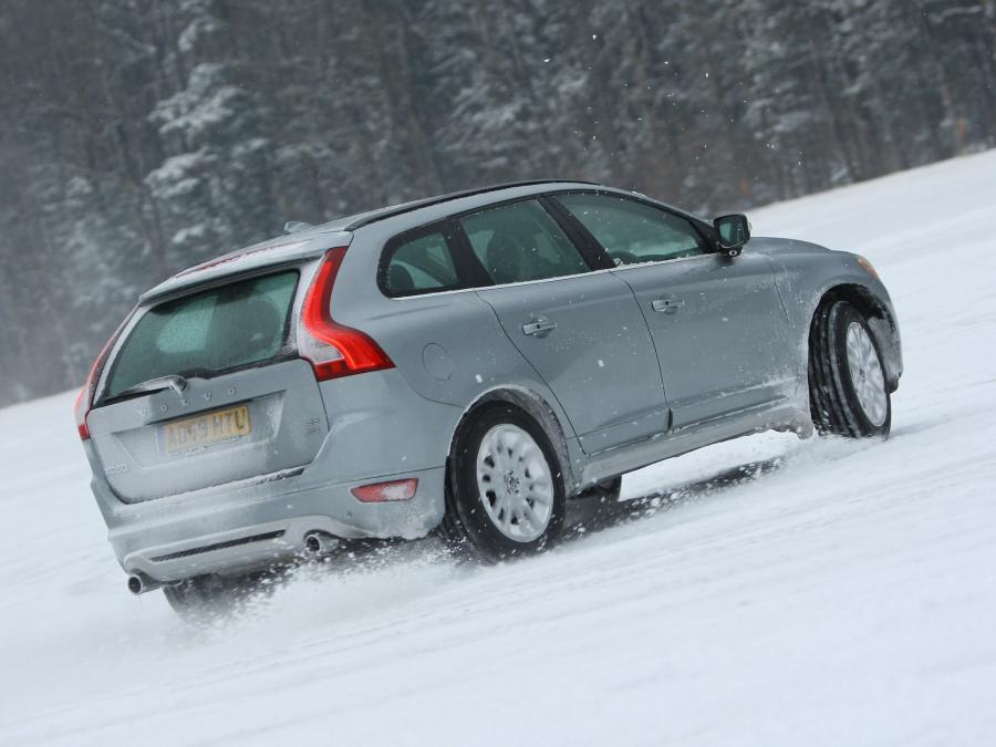  Volvo XC60 R-Design 2009 года  (UK) (фото 4 из 29)